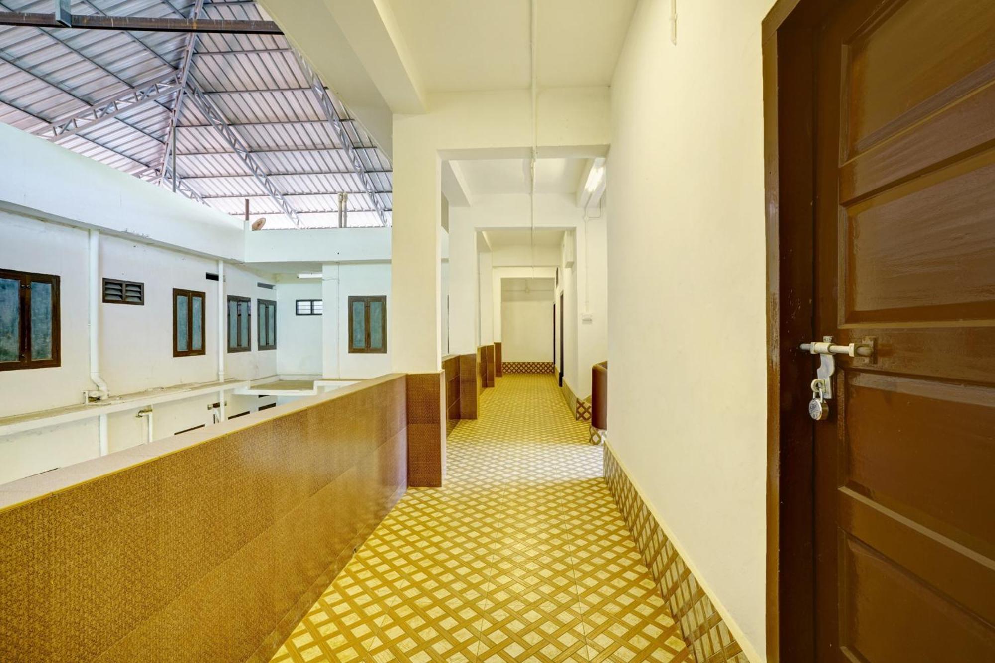 Super Hotel O Ceasar Palace Annex Thodupuzha Zewnętrze zdjęcie